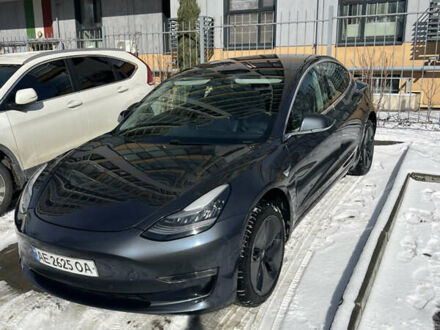 Серый Тесла Модель 3, объемом двигателя 0 л и пробегом 55 тыс. км за 18000 $, фото 1 на Automoto.ua