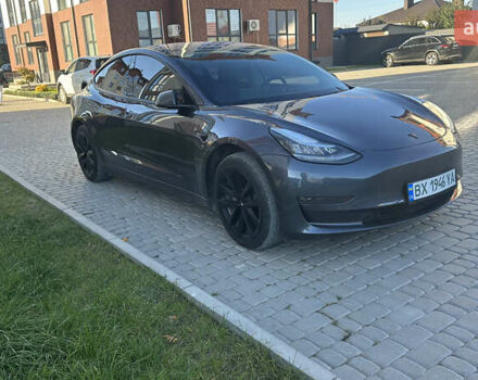 Серый Тесла Модель 3, объемом двигателя 0 л и пробегом 110 тыс. км за 15500 $, фото 1 на Automoto.ua
