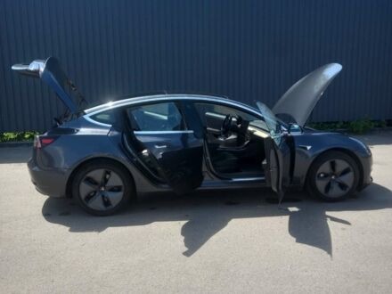 Сірий Тесла Модель 3, об'ємом двигуна 0 л та пробігом 73 тис. км за 18000 $, фото 1 на Automoto.ua
