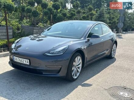 Тесла Модель 3 2018 у Києві на Automoto.ua Сірий Тесла Модель 3, об'ємом двигуна 0 л та пробігом 56 тис. км за 19300 $, фото 1 на Automoto.ua