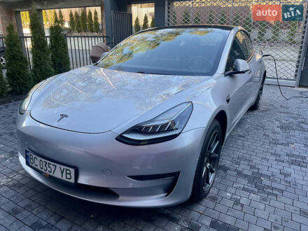 Тесла Модель 3 2018 в Львове на Automoto.ua Серый Тесла Модель 3, объемом двигателя 0 л и пробегом 131 тыс. км за 17200 $, фото 1 на Automoto.ua