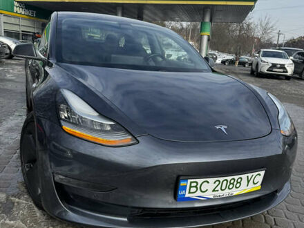 Серый Тесла Модель 3, объемом двигателя 0 л и пробегом 121 тыс. км за 16850 $, фото 1 на Automoto.ua