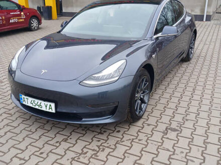 Тесла Модель 3 2019 у Коломые на Automoto.ua Сірий Тесла Модель 3, об'ємом двигуна 0 л та пробігом 102 тис. км за 16300 $, фото 1 на Automoto.ua