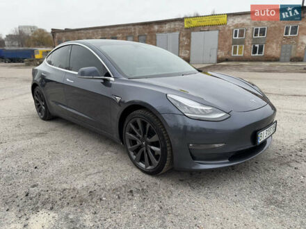 Тесла Модель 3 2019 у Києві на Automoto.ua Сірий Тесла Модель 3, об'ємом двигуна 0 л та пробігом 125 тис. км за 17999 $, фото 1 на Automoto.ua