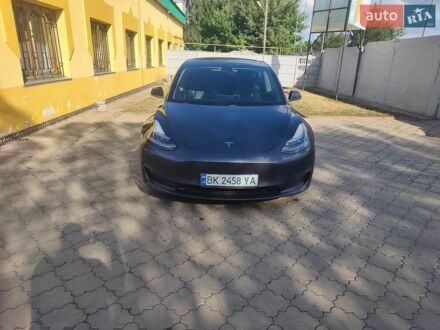 Серый Тесла Модель 3, объемом двигателя 0 л и пробегом 120 тыс. км за 15500 $, фото 1 на Automoto.ua