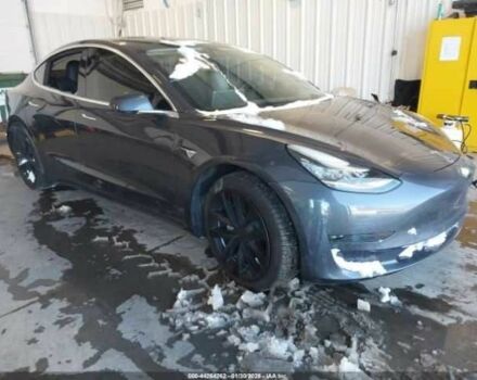 Серый Тесла Модель 3, объемом двигателя 0 л и пробегом 82 тыс. км за 3500 $, фото 1 на Automoto.ua