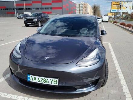 Тесла Модель 3 2019 у Києві на Automoto.ua Сірий Тесла Модель 3, об'ємом двигуна 0 л та пробігом 143 тис. км за 26900 $, фото 1 на Automoto.ua