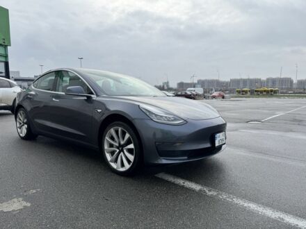 Серый Тесла Модель 3, объемом двигателя 0 л и пробегом 98 тыс. км за 15800 $, фото 1 на Automoto.ua