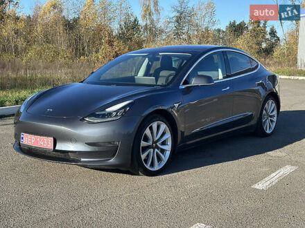 Тесла Модель 3 2019 у Києві на Automoto.ua Сірий Тесла Модель 3, об'ємом двигуна 0 л та пробігом 122 тис. км за 14700 $, фото 1 на Automoto.ua