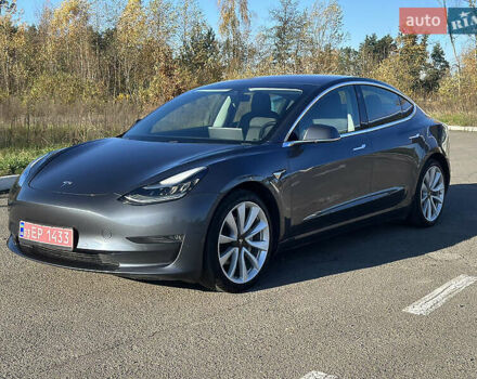 Тесла Модель 3 2019 у Києві на Automoto.ua Сірий Тесла Модель 3, об'ємом двигуна 0 л та пробігом 122 тис. км за 14700 $, фото 1 на Automoto.ua