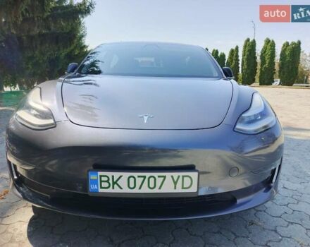 Серый Тесла Модель 3, объемом двигателя 0 л и пробегом 199 тыс. км за 16500 $, фото 1 на Automoto.ua
