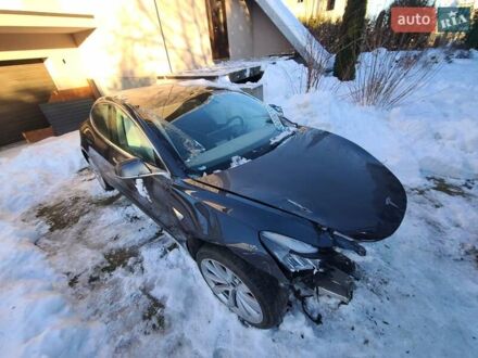 Сірий Тесла Модель 3, об'ємом двигуна 0 л та пробігом 105 тис. км за 6999 $, фото 1 на Automoto.ua