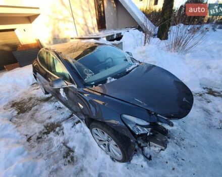 Серый Тесла Модель 3, объемом двигателя 0 л и пробегом 105 тыс. км за 6999 $, фото 1 на Automoto.ua