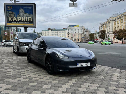 Серый Тесла Модель 3, объемом двигателя 0 л и пробегом 68 тыс. км за 19999 $, фото 1 на Automoto.ua