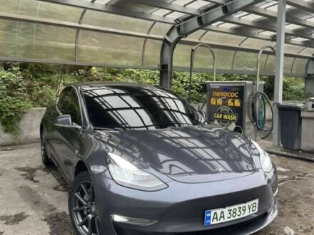 Серый Тесла Модель 3, объемом двигателя 0 л и пробегом 120 тыс. км за 16700 $, фото 1 на Automoto.ua