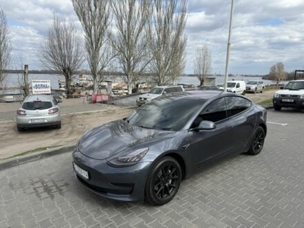 Тесла Модель 3 2019 в Павлограде на Automoto.ua Серый Тесла Модель 3, объемом двигателя 0 л и пробегом 130 тыс. км за 19000 $, фото 1 на Automoto.ua