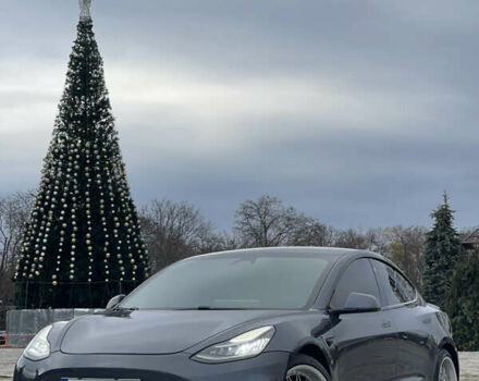 Серый Тесла Модель 3, объемом двигателя 0 л и пробегом 117 тыс. км за 18700 $, фото 1 на Automoto.ua