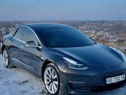 Серый Тесла Модель 3, объемом двигателя 0 л и пробегом 112 тыс. км за 16000 $, фото 1 на Automoto.ua