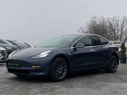 Серый Тесла Модель 3, объемом двигателя 0 л и пробегом 158 тыс. км за 20490 $, фото 1 на Automoto.ua