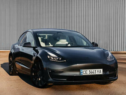 Тесла Модель 3 2019 у Сторожинце на Automoto.ua Сірий Тесла Модель 3, об'ємом двигуна 0 л та пробігом 105 тис. км за 19900 $, фото 1 на Automoto.ua
