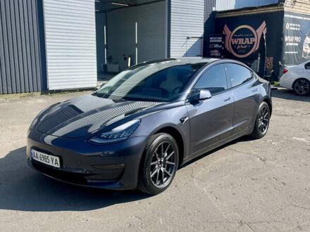 Серый Тесла Модель 3, объемом двигателя 0 л и пробегом 130 тыс. км за 19000 $, фото 1 на Automoto.ua