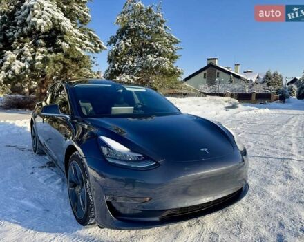 Серый Тесла Модель 3, объемом двигателя 0 л и пробегом 128 тыс. км за 19500 $, фото 1 на Automoto.ua