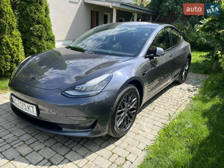 Тесла Модель 3 2019 в Львове на Automoto.ua Серый Тесла Модель 3, объемом двигателя 0 л и пробегом 75 тыс. км за 18000 $, фото 1 на Automoto.ua