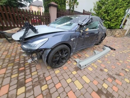 Сірий Тесла Модель 3, об'ємом двигуна 0 л та пробігом 130 тис. км за 8650 $, фото 1 на Automoto.ua