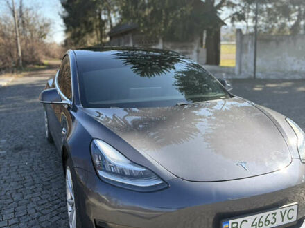 Серый Тесла Модель 3, объемом двигателя 0 л и пробегом 80 тыс. км за 16500 $, фото 1 на Automoto.ua