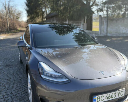 Серый Тесла Модель 3, объемом двигателя 0 л и пробегом 80 тыс. км за 16500 $, фото 1 на Automoto.ua
