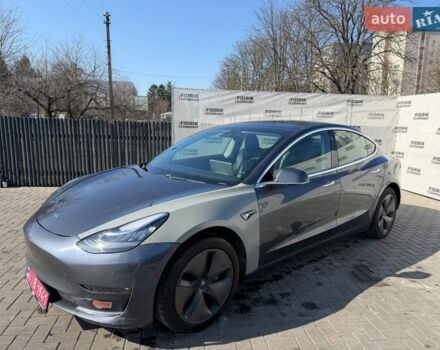 Серый Тесла Модель 3, объемом двигателя 0 л и пробегом 221 тыс. км за 11400 $, фото 1 на Automoto.ua