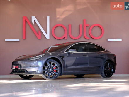 Тесла Модель 3 2019 у Одесі на Automoto.ua Сірий Тесла Модель 3, об'ємом двигуна 0 л та пробігом 96 тис. км за 19900 $, фото 1 на Automoto.ua