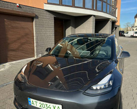 Серый Тесла Модель 3, объемом двигателя 0 л и пробегом 141 тыс. км за 18000 $, фото 1 на Automoto.ua