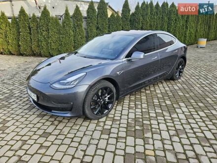 Тесла Модель 3 2019 у Червонограде на Automoto.ua Сірий Тесла Модель 3, об'ємом двигуна 0 л та пробігом 51 тис. км за 19000 $, фото 1 на Automoto.ua