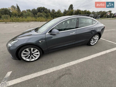 Тесла Модель 3 2019 у Ирпене на Automoto.ua Сірий Тесла Модель 3, об'ємом двигуна 0 л та пробігом 112 тис. км за 18000 $, фото 1 на Automoto.ua