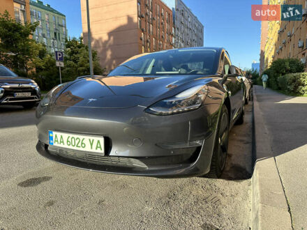 Тесла Модель 3 2019 в Киеве на Automoto.ua Серый Тесла Модель 3, объемом двигателя 0 л и пробегом 102 тыс. км за 26500 $, фото 1 на Automoto.ua