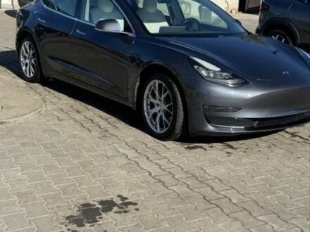 Сірий Тесла Модель 3, об'ємом двигуна 2 л та пробігом 200 тис. км за 15000 $, фото 1 на Automoto.ua