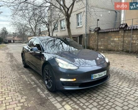 Серый Тесла Модель 3, объемом двигателя 0 л и пробегом 129 тыс. км за 16200 $, фото 1 на Automoto.ua