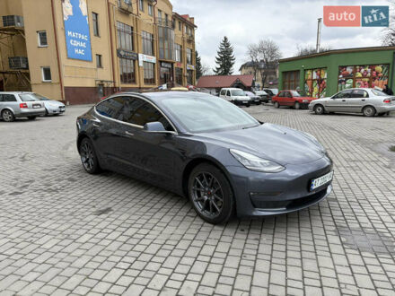 Тесла Модель 3 2019 у Коломые на Automoto.ua Сірий Тесла Модель 3, об'ємом двигуна 0 л та пробігом 90 тис. км за 19500 $, фото 1 на Automoto.ua