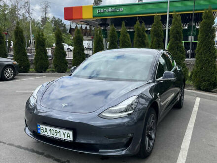 Тесла Модель 3 2019 в Кропивницком (Кировограде) на Automoto.ua Серый Тесла Модель 3, объемом двигателя 0 л и пробегом 85 тыс. км за 22400 $, фото 1 на Automoto.ua