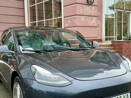 Серый Тесла Модель 3, объемом двигателя 0 л и пробегом 112 тыс. км за 23500 $, фото 1 на Automoto.ua