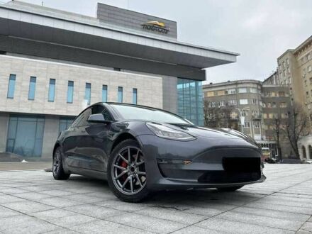 Тесла Модель 3 2020 в Львове на Automoto.ua Серый Тесла Модель 3, объемом двигателя 0 л и пробегом 57 тыс. км за 17000 $, фото 1 на Automoto.ua