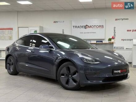 Тесла Модель 3 2020 в Киеве на Automoto.ua Серый Тесла Модель 3, объемом двигателя 0 л и пробегом 106 тыс. км за 15990 $, фото 1 на Automoto.ua