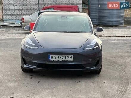 Тесла Модель 3 2020 у Києві на Automoto.ua Сірий Тесла Модель 3, об'ємом двигуна 0 л та пробігом 61 тис. км за 15000 $, фото 1 на Automoto.ua