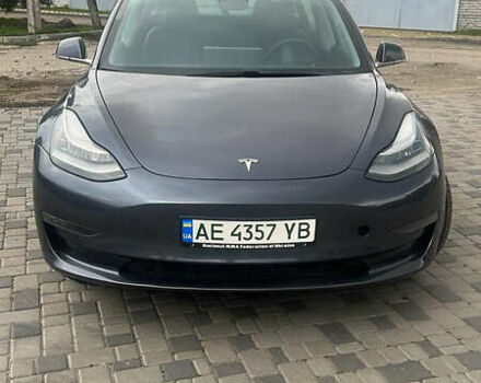 Серый Тесла Модель 3, объемом двигателя 0 л и пробегом 125 тыс. км за 18000 $, фото 1 на Automoto.ua