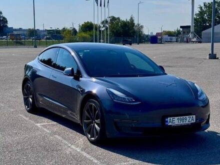 Тесла Модель 3 2020 у Дніпро (Дніпропетровську) на Automoto.ua Сірий Тесла Модель 3, об'ємом двигуна 0 л та пробігом 54 тис. км за 20500 $, фото 1 на Automoto.ua