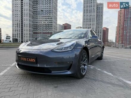 Тесла Модель 3 2020 в Киеве на Automoto.ua Серый Тесла Модель 3, объемом двигателя 0 л и пробегом 55 тыс. км за 16500 $, фото 1 на Automoto.ua