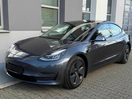 Серый Тесла Модель 3, объемом двигателя 0 л и пробегом 114 тыс. км за 13000 $, фото 1 на Automoto.ua