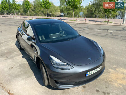 Тесла Модель 3 2020 у Києві на Automoto.ua Сірий Тесла Модель 3, об'ємом двигуна 0 л та пробігом 68 тис. км за 20500 $, фото 1 на Automoto.ua