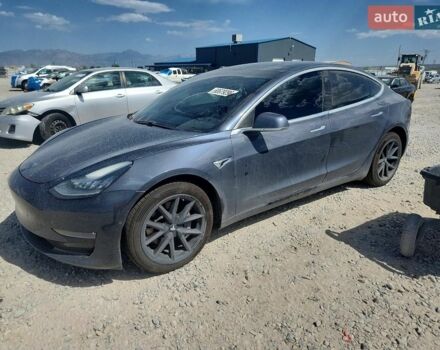 Сірий Тесла Модель 3, об'ємом двигуна 0 л та пробігом 106 тис. км за 5500 $, фото 1 на Automoto.ua